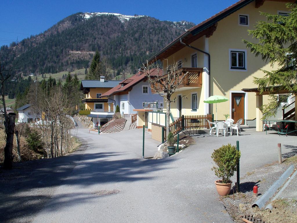 Haus Mary Appartement Russbach am Pass Gschütt Buitenkant foto
